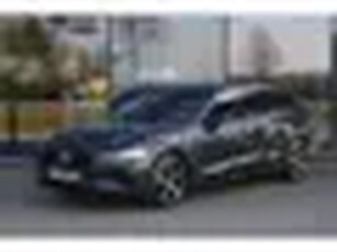 Volvo V60 2.0 T6 350 PK Plug-in Hybrid AWD Plus Dark, Panoramadak, H/K Geluidssysteem, Trekhaak, Mem