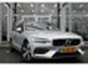 Volvo V60 B3 Momentum Business Trekhaak Adapt. Cruise AppleCarplay Getint glas Camera