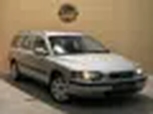 Volvo V70 2.4 Comfort Line LEDER / TREKHAAK / CAMERA / NIEUWE APK /