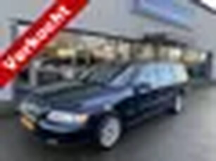 Volvo V70 2.4 Momentum Leer+Trekhaak (bj 2005, automaat)