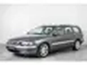 Volvo V70 2.5 T Comfort Line (bj 2003, automaat)