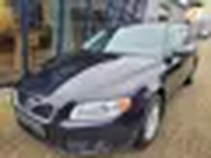 Volvo V70 2.5FT Momentum 230PK H.LEER / XENON / TREKHAAK