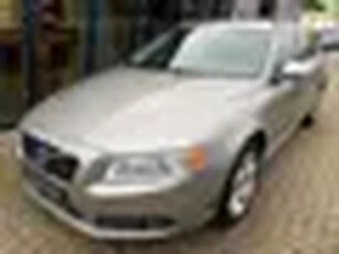 Volvo V70 2.5FT Momentum Automaat 230PK H.LEER / XENON / YOUNGTIMER