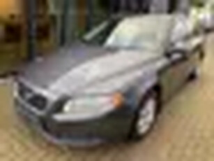 Volvo V70 2.5T Momentum Automaat H.LEER / XENON / TREKHAAK