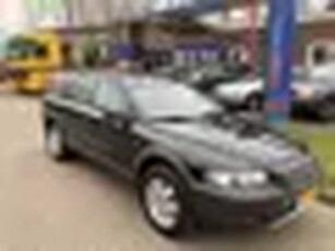 Volvo XC70 2.4T 200PK Automaat, half-leder, Airco, trekhaak, verse Distributieriem, nieuwe APK.