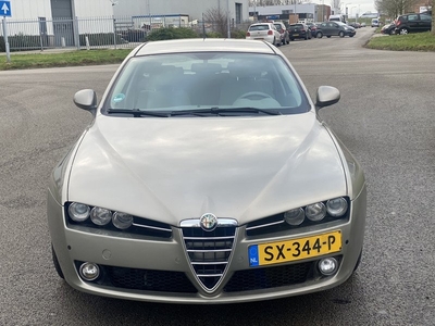 Alfa Romeo 159 Sportwagon 1.9 JTS Progression lage km nette sportieve auto!