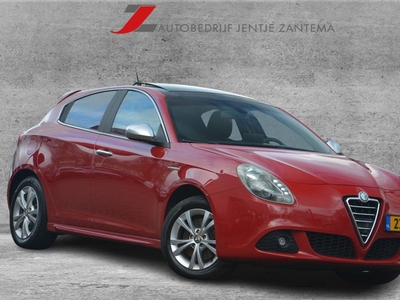 Alfa Romeo Giulietta 1.4 T Distinctive | Navigatie | Sportstoelen | Bose | Cruise-control | NL auto!! |