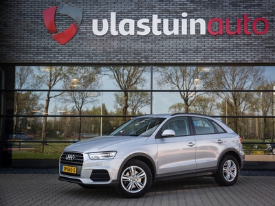 Audi Q3 1.4 TFSI CoD Sport , Bi-Xenon, Cruise control, Navigatie,