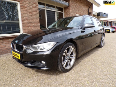 BMW 3-serie Touring 328i High Executive Automaat / Leder / Head Up / Panoramadak