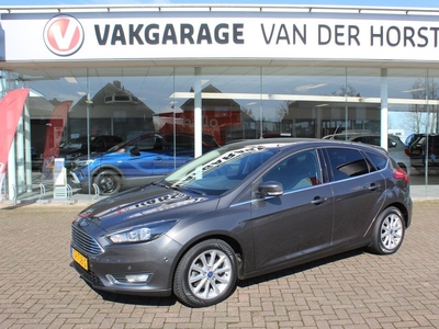 Ford Focus 1.0-125pk EcoBoost Titanium 5drs. PDC v+a- Achteruitrijcamera - Stoel+Stuur verwarming Dodehoek detectie,Trekhaak,L.M. velgen,