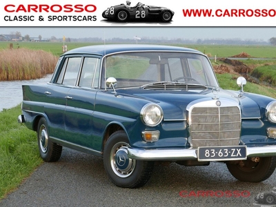 Mercedes-Benz 200-serie 200 W110 Heckflosse