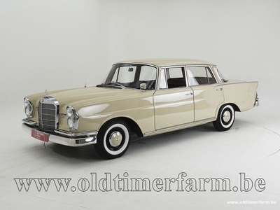 Mercedes-Benz 220 S '60 CH3054