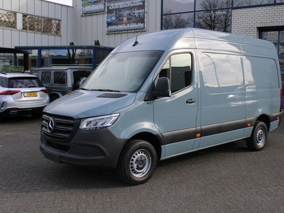 Mercedes-Benz Sprinter 319 CDI L2H2 EURO VI-D MBUX met camera, LED, Aflegvak boven hemel