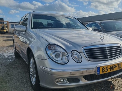 Mercedes E-klasse 200 CDI Classic handgeschakelde 6 bak €2699,- Rijd perfect