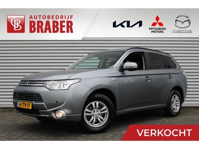 Mitsubishi Outlander 2.0 PHEV Business Edition | Trekhaak | Camera | Navi | Cruise | 16