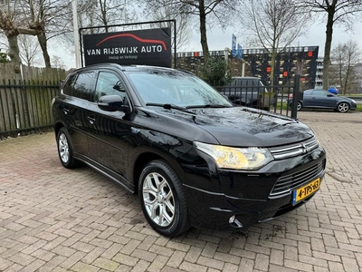 Mitsubishi Outlander 2.0 PHEV Instyle Xenon Leder Pano