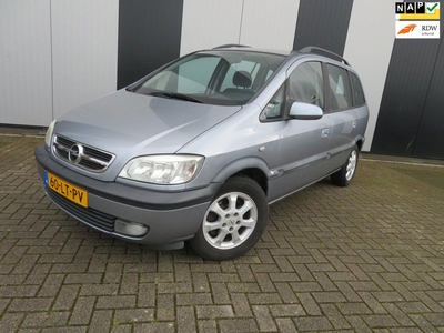 Opel Zafira 2.2-16V Elegance