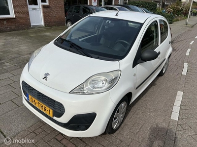 Peugeot 107 1.0-12V XR