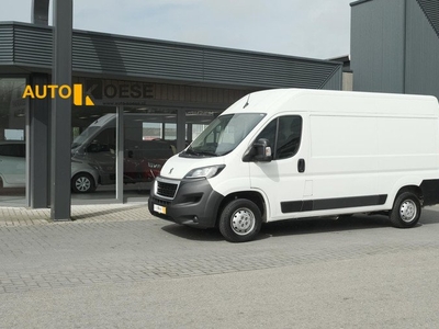 Peugeot Boxer 330 2.2 BlueHDi 140 L2H2 Premium | Camera | Navigatie | Betimmering Laadruimte | Parkeersensoren