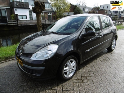 Renault Clio 1.6-16V 110pk Automaat Cruise 5-deurs 166.000km NAP