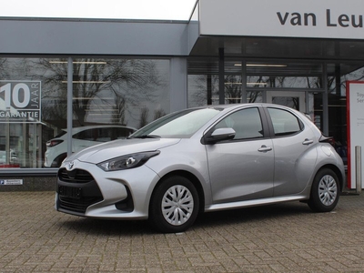 Toyota Yaris 1.5 Hybrid Active 5-DEURS NAVI APPLE/ANDROID CAMERA AD-CRUISE CLIMA ALL-SEASON