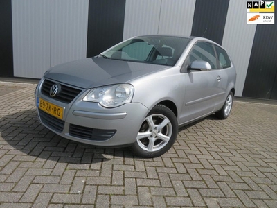 Volkswagen Polo 1.4-16V Optive