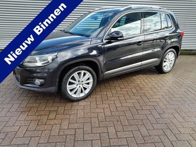 Volkswagen Tiguan 1.4 TSI Life met schuifdak en trekhaak! 1800 kg trekgewicht! | Clima | Cruise | Trekhaak | Navigatie | Schuifdak | LM Velgen | Privacy glas | RIJKLAARPRIJS INCL 12 MAANDEN GARANTIE EN BEURT