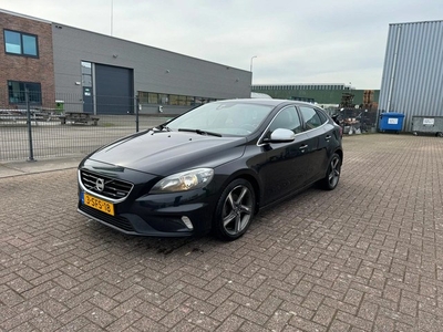 Volvo V40 1.6 DIESEL R-DESIGN NAVI/CAMERA FUL CAR