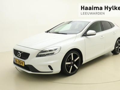 Volvo V40 2.0 D2 R-Design | LED koplampen | Stoelverwarming | R-Line Interieur | Afneembare trekhaak | Navigatie | Lichtmetalen velgen | Privacy Glass