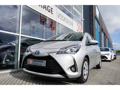 Toyota Yaris 1.5 Hybrid Dynamic Navi Camera