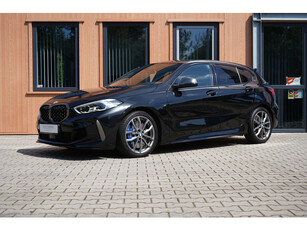 BMW 1 Serie M135i xDrive | 306pk | Leer | Apple | HU-D