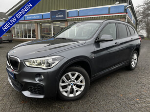 BMW X1 xDrive25iA High Executive M-Sport | Pano | Apple Carplay/Android Auto | LED+ | Adaptief onderstel | Harman Kardon HiFi | Afn.trekhaak | DAB | HuD | Comf.Access | 19