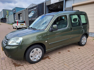 Citroen Berlingo 1.6i multi,panoramadak,airco,trekhaak,distr. vervangen