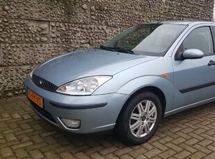 Ford Focus 1.6-16V Futura (2004)