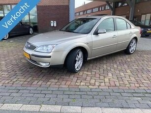 Ford MONDEO 2.5 V6 Ghia Executive! 130 DKM! Nw APK! Dak!