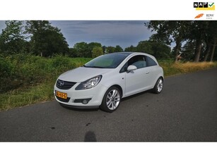 Opel CORSA 1.4-16V White Color Edetion nieuwe Apk