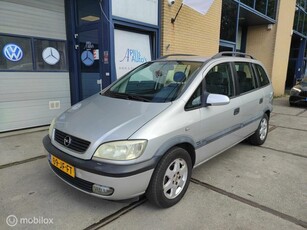 Opel Zafira 1.8-16V Elegance