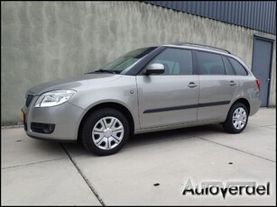 Skoda Fabia Combi 1.4-16V Tour (2009)