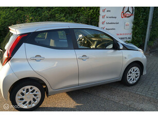 Toyota Aygo 1.0 VVT-i x-play automaat