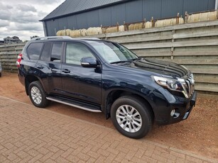 Toyota Land Cruiser 3.0 D-4D-F SX Window Van