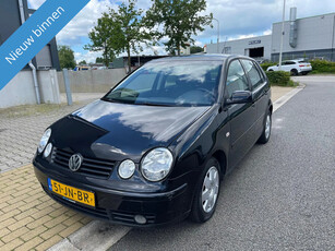 Volkswagen Polo 1.4-16V Highline, Automaat, Car play, 5 deurs