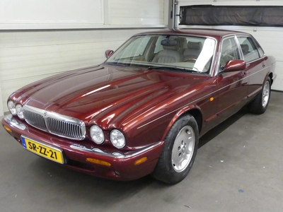 Jaguar SOVEREIGN 4.0 V8 - Automaat - Leer - Keurige staat!