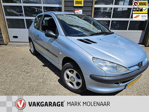 Peugeot 206 1.4 XR,nieuwe apk,lage km