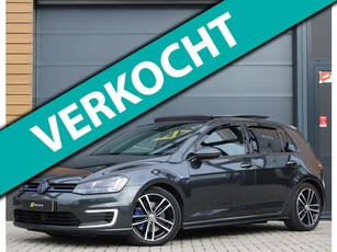 Volkswagen Golf 1.4 TSI GTE/PANO/KEYLES/LANE ASSIST/VOL!