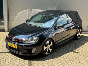 Volkswagen Golf 2.0 GTI l Automaat l Schuifdak l Distr VV 2024 l Volledig onderhouden l Dynaudio l Trekhaak l Xenon l Climate l