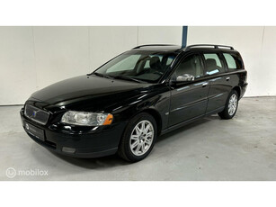 Volvo V70 2.4 Momentum AUTOMAAT / LEER