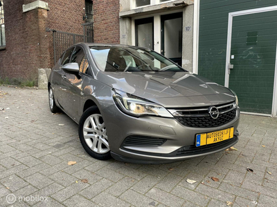 Opel Astra 1.6 CDTI Business+ | Airco | Apple Carplay