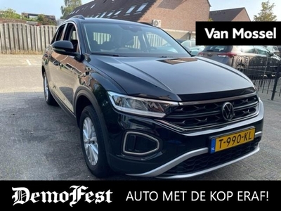 VOLKSWAGEN T-ROC 1.5 TSI Life 150PK automaat | GERESERVEERD | Apple carplay/android Auto | Lichtmetalen velgen | Navigatie | Cruise Control | Climate Control |