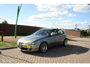 Alfa Romeo 147 2.0 T.Spark Distinctive leer