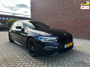 BMW 5-serie Touring 520i High Executive Edition, M-Pakket, Panoramadak, Apple CarPlay, Bluetooth, Cruise control, 2e eig, boekjes